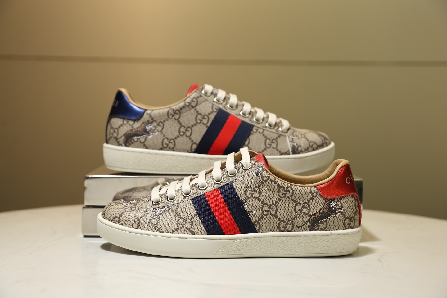 Gucci his-and-hers Shoes 040