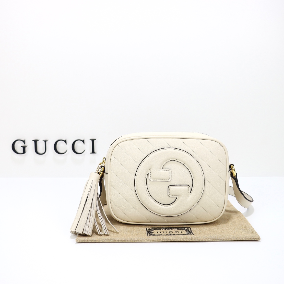 Gucci GG Blondie small shoulder bag camera bag 742360